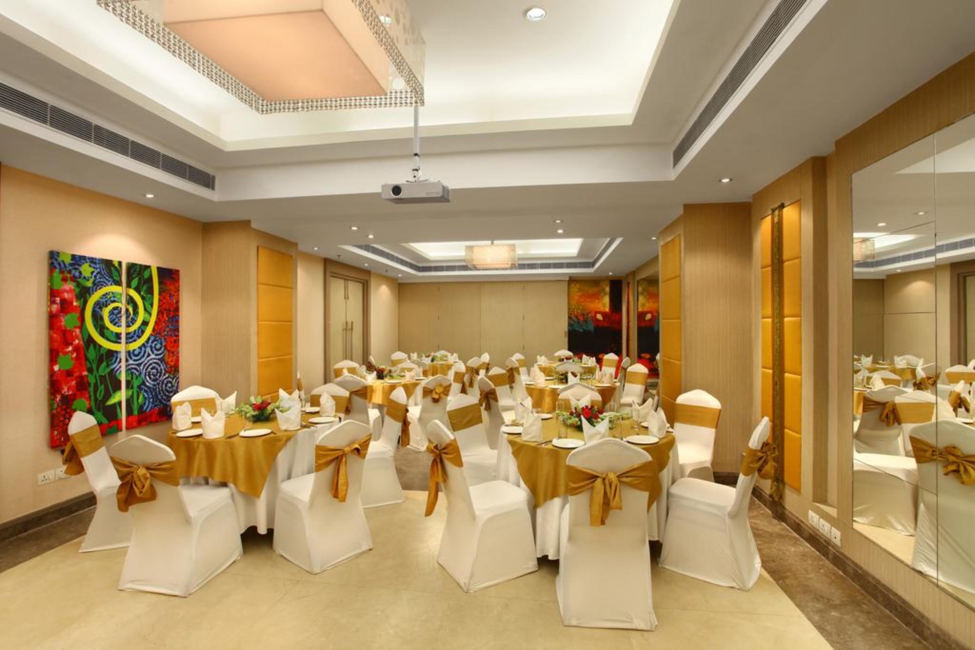 The Ashtan Sarovar Portico Ню Делхи Екстериор снимка