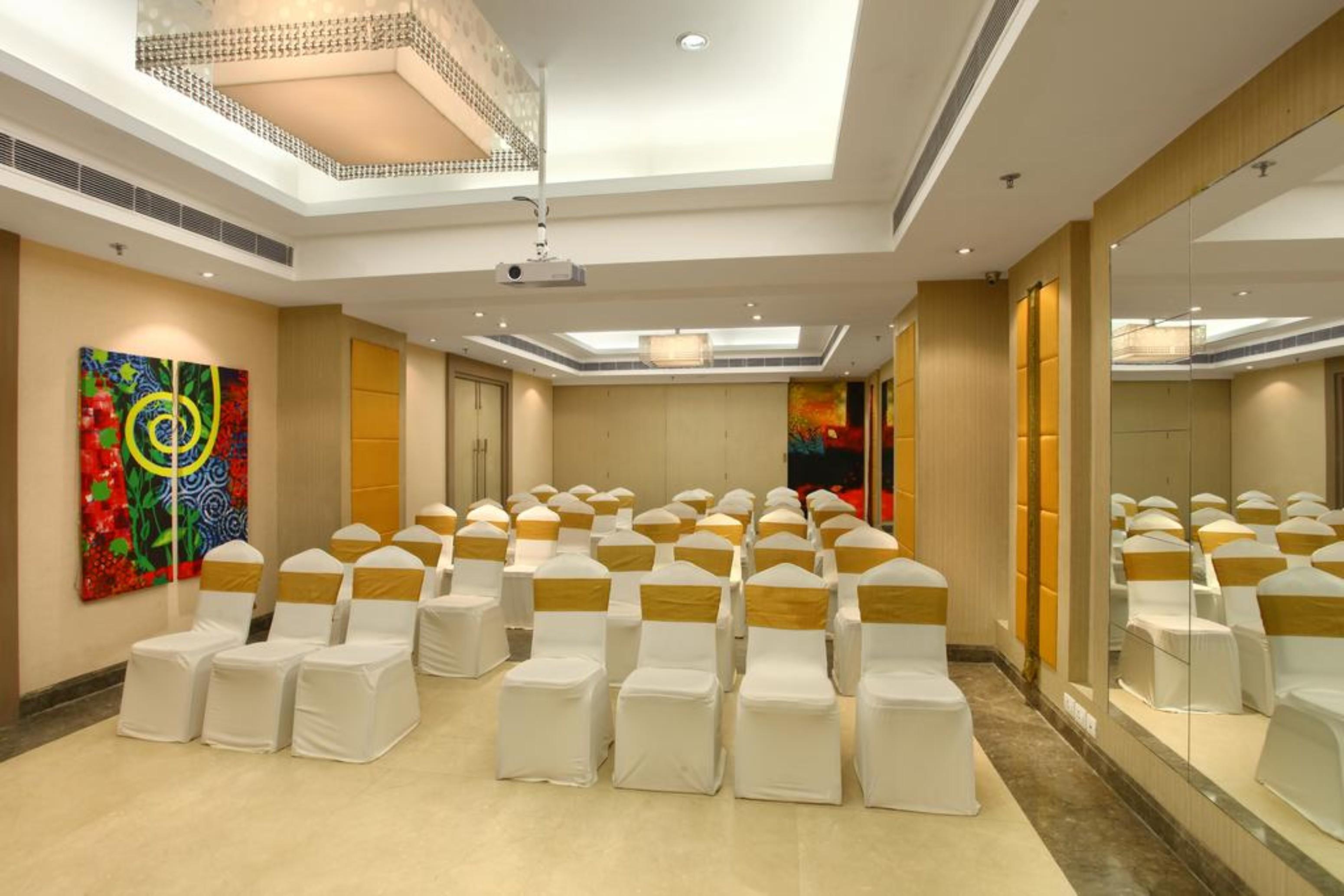 The Ashtan Sarovar Portico Ню Делхи Екстериор снимка